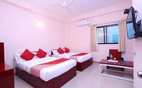 Oyo 13577 Tkr Metro Residency