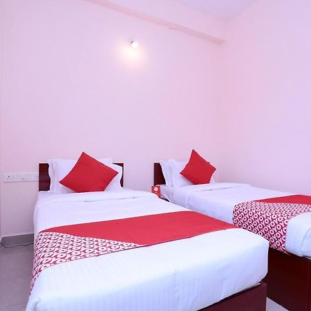 Oyo 13577 Tkr Metro Residency Hotel Kochi Exterior photo