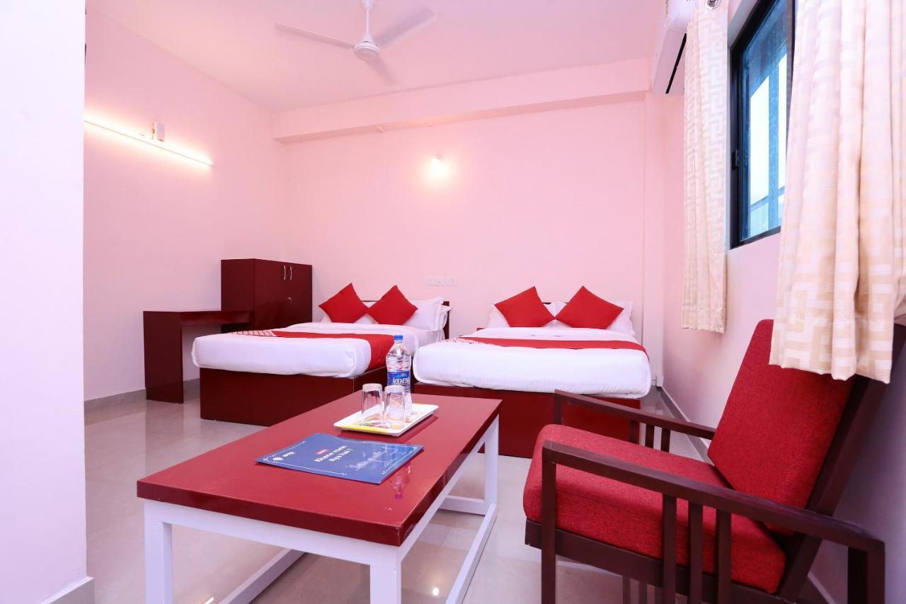 Oyo 13577 Tkr Metro Residency Hotel Kochi Exterior photo