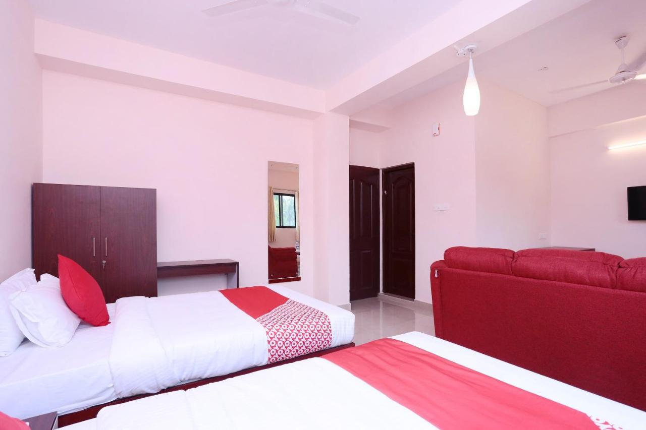 Oyo 13577 Tkr Metro Residency Hotel Kochi Exterior photo