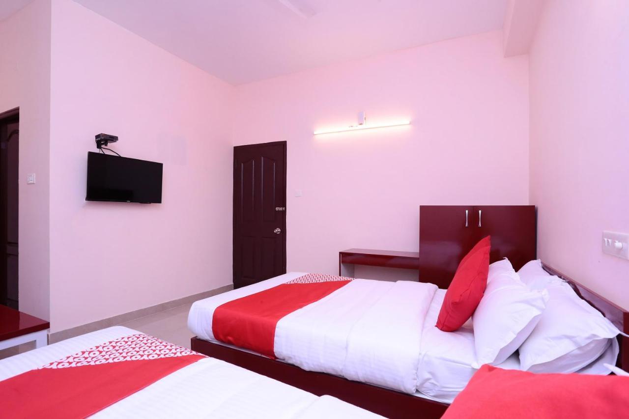 Oyo 13577 Tkr Metro Residency Hotel Kochi Exterior photo