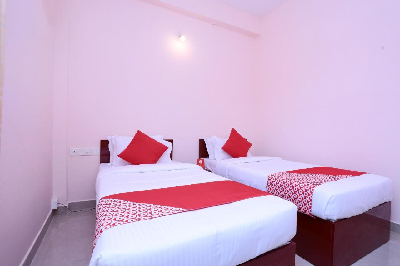 Oyo 13577 Tkr Metro Residency Hotel Kochi Exterior photo