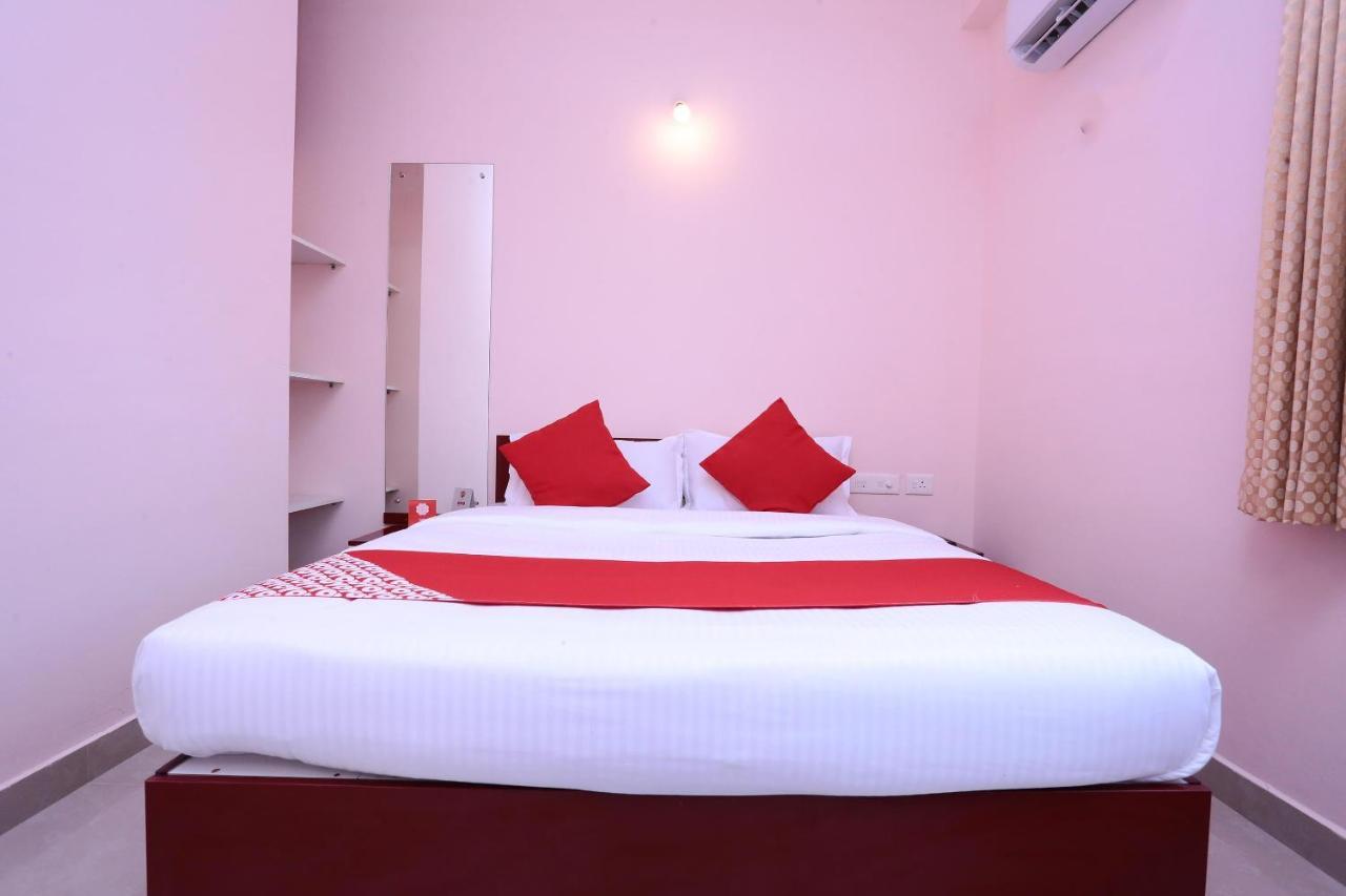 Oyo 13577 Tkr Metro Residency Hotel Kochi Exterior photo