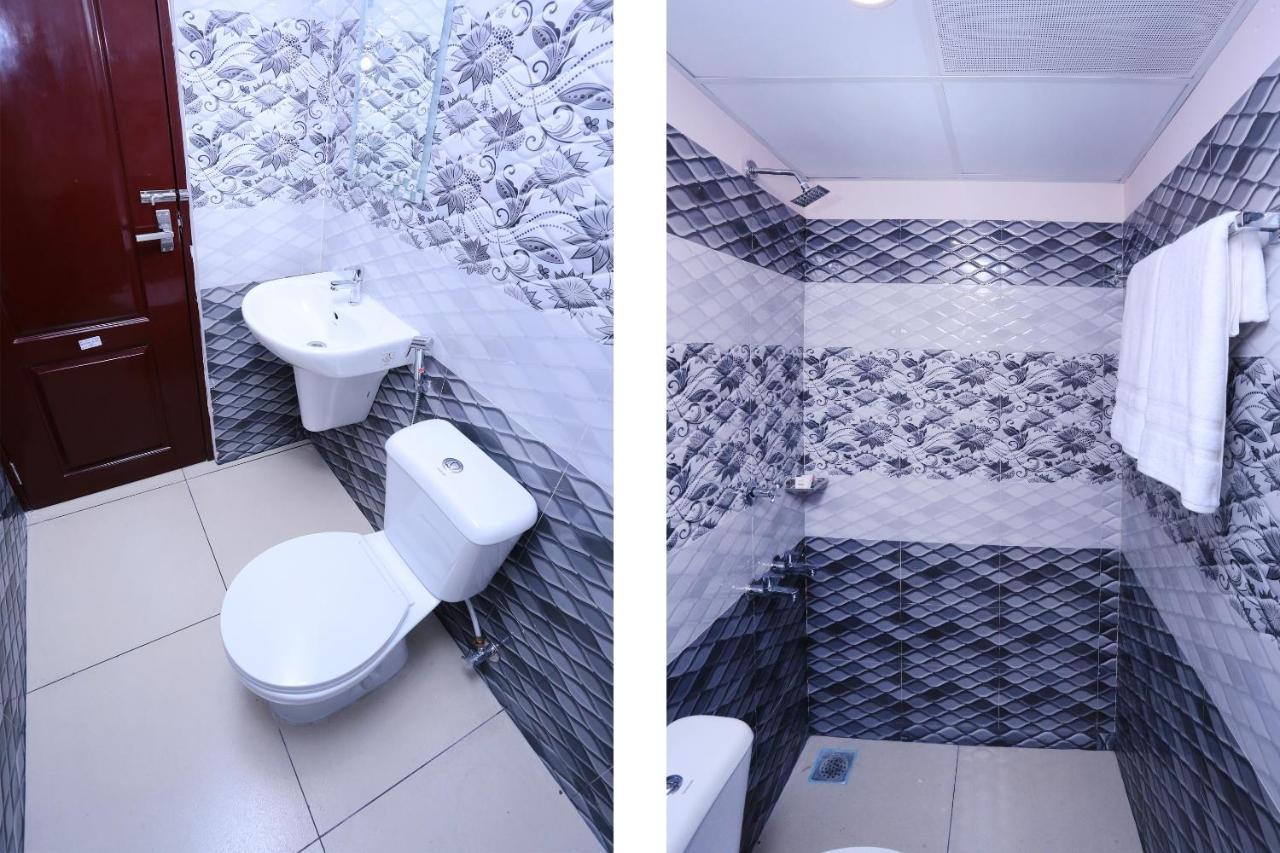 Oyo 13577 Tkr Metro Residency Hotel Kochi Exterior photo